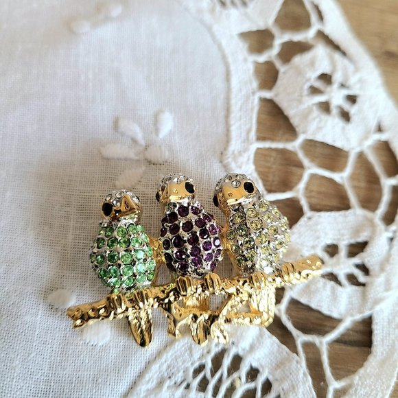 Butler Fac Fifth Avenue Collection brooch with 3 birds/parrots. - Picture 2 of 6